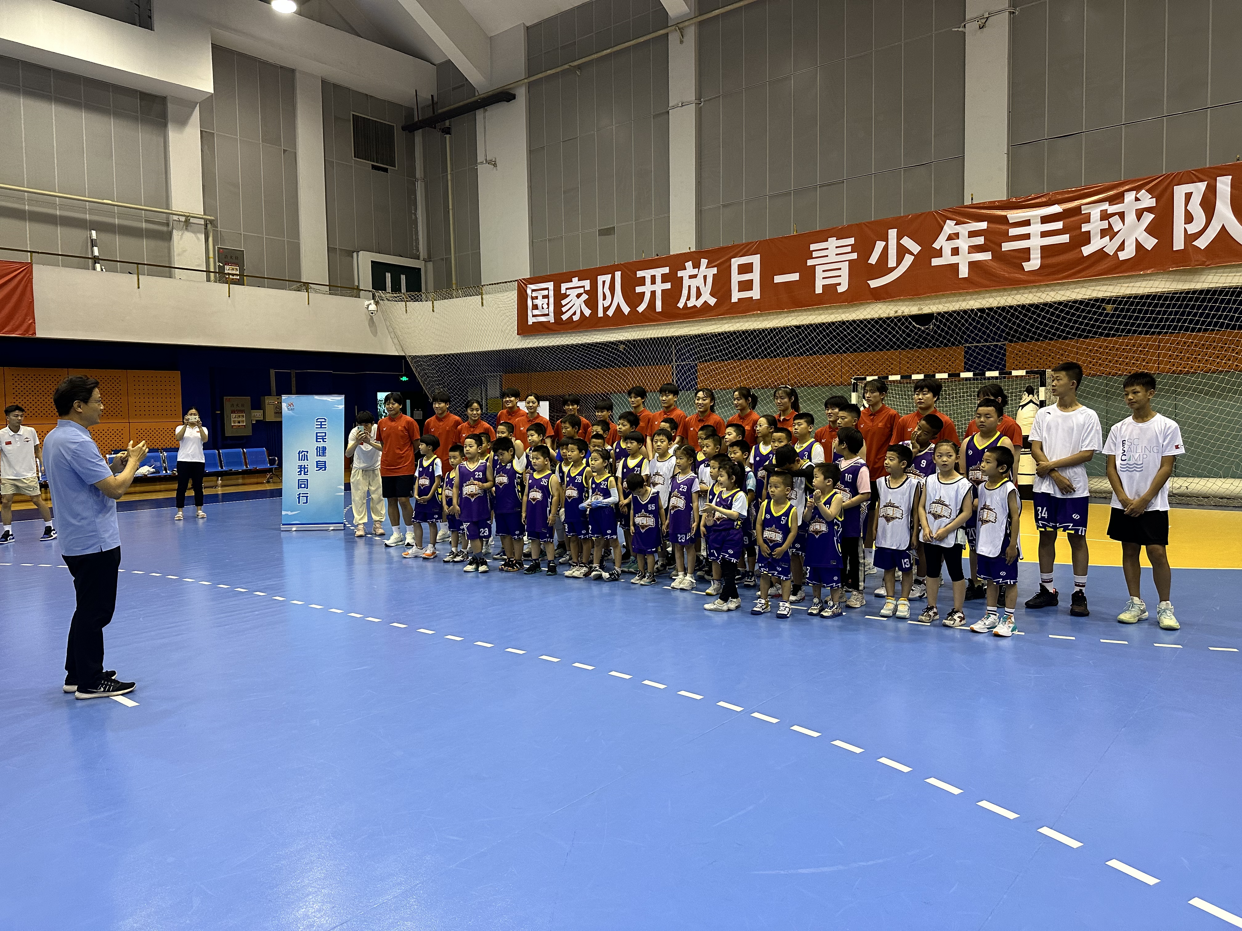 外训外赛接轨先进理念，中国男、女手国家队稳