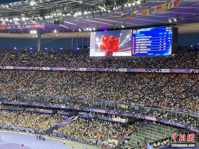 巴黎奥运女子铁饼决赛：冯彬摘银，奥尔曼成功