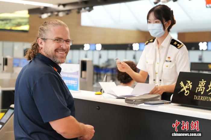 成都世运会涉赛人员集中出境：海关与机场协同