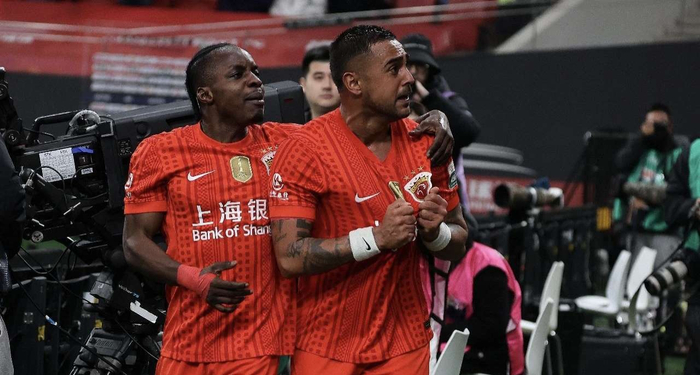 上海海港伤病名单曝光 刘若钒接近复出