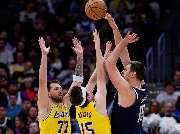 约基奇数据华丽却MVP排名不升反降 掘金防守漏洞