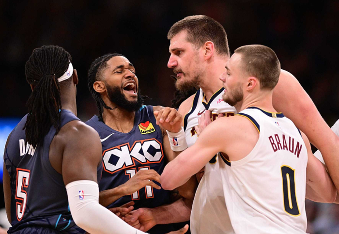 约基奇数据华丽却MVP排名不升反降 掘金防守漏洞