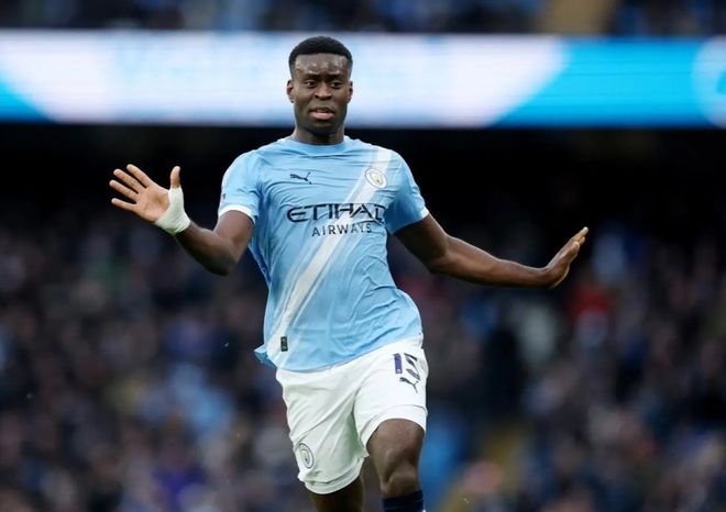 曼城中卫格伊四线五连胜利物浦，利物浦错失范