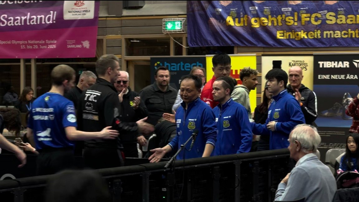 樊振东萨尔布吕肯主场告别战球迷泪洒现场